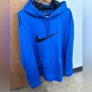 Nike hooded sweatshirt. Therma-fit